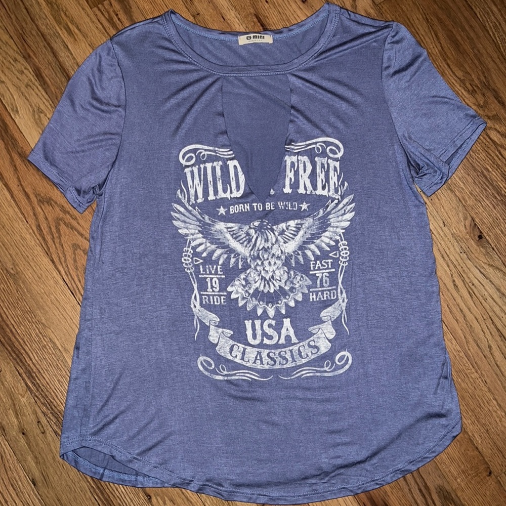 G Mini Wild & Free Graphic V-Neck Tee Size L